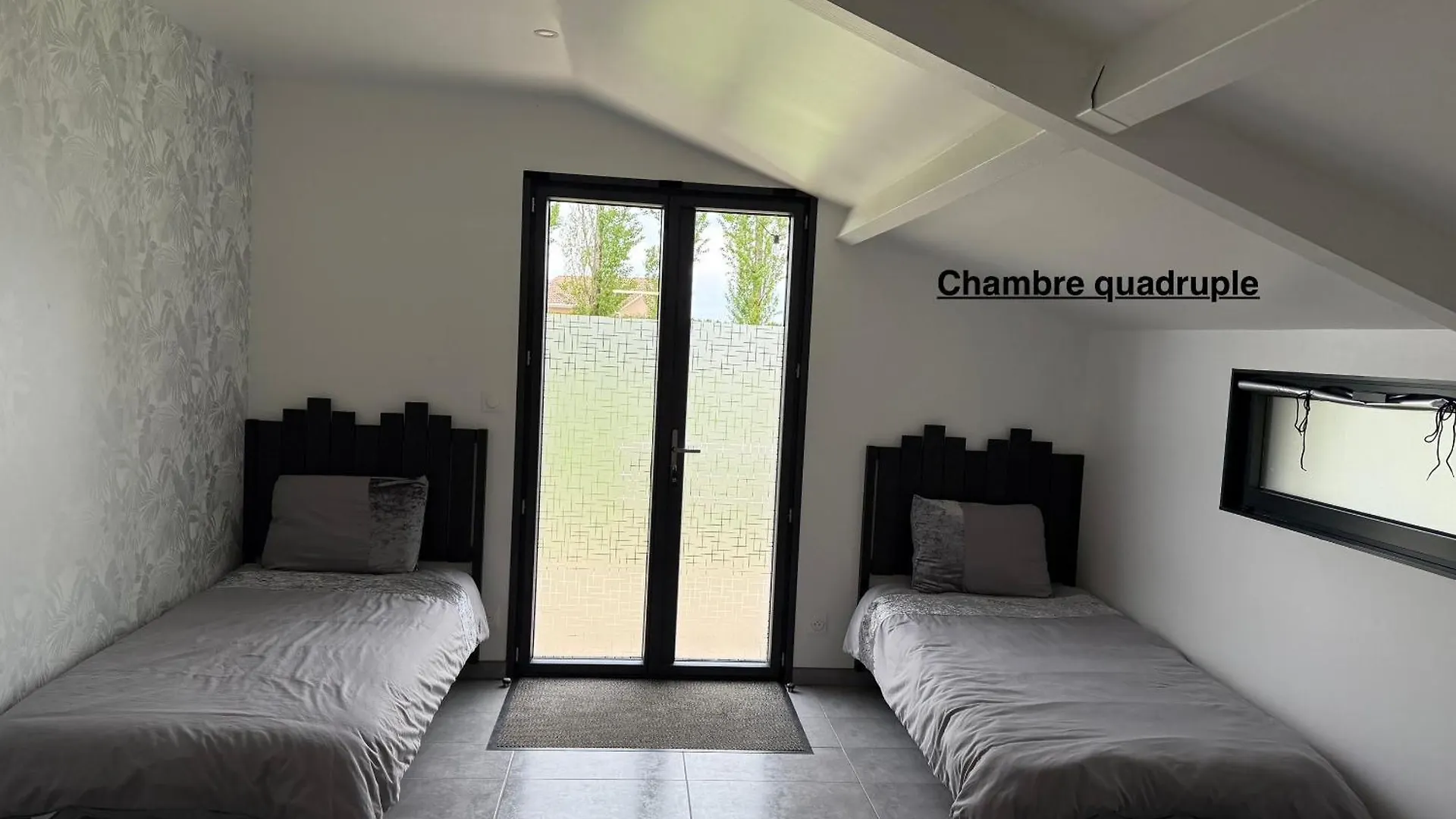 Parc De La Charmille Bed & Breakfast Saint-Etienne-sur-Reyssouze 3*,  France