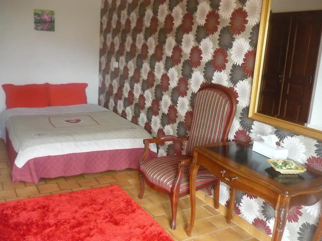 Parc De La Charmille Bed & Breakfast Saint-Etienne-sur-Reyssouze 3*,  France